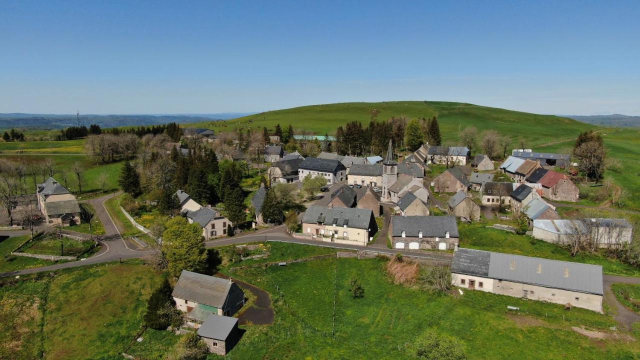 Auberge Du Cezallier Montgreleix 외부 사진