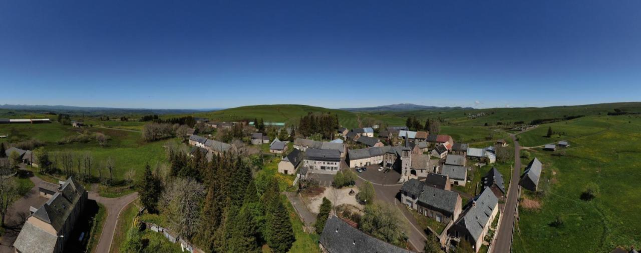 Auberge Du Cezallier Montgreleix 외부 사진