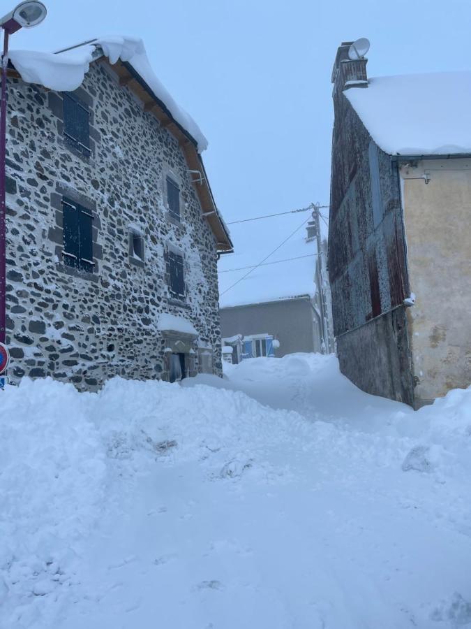 Auberge Du Cezallier Montgreleix 외부 사진