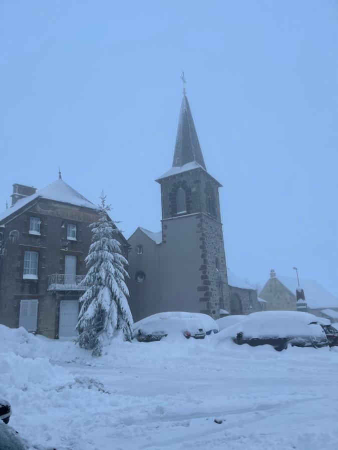 Auberge Du Cezallier Montgreleix 외부 사진